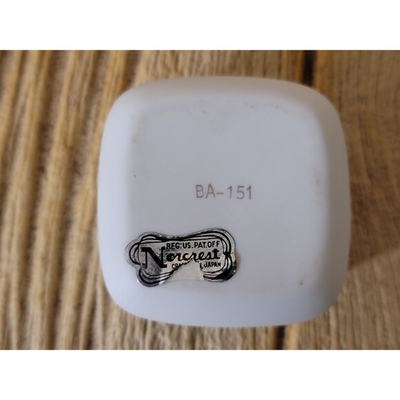 Norcrest Porcelain Trinket Box - Picture 3 of 6